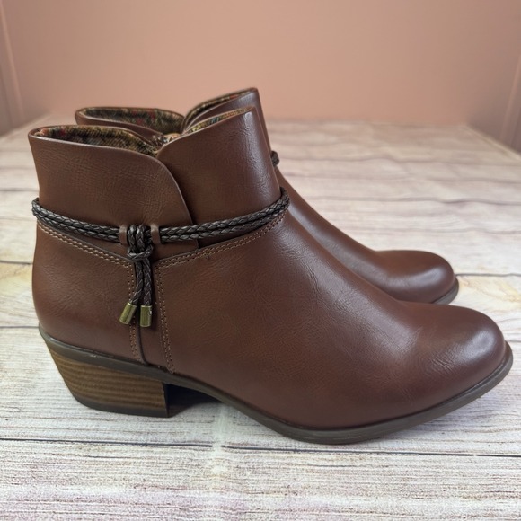 Boc Womens Lindsay Stacked Heel Booties - BROWN‎ 11 MEDIUM - Picture 1 of 12